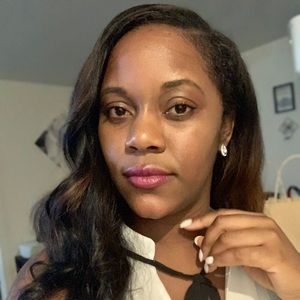 Meet your Posher, Iesha